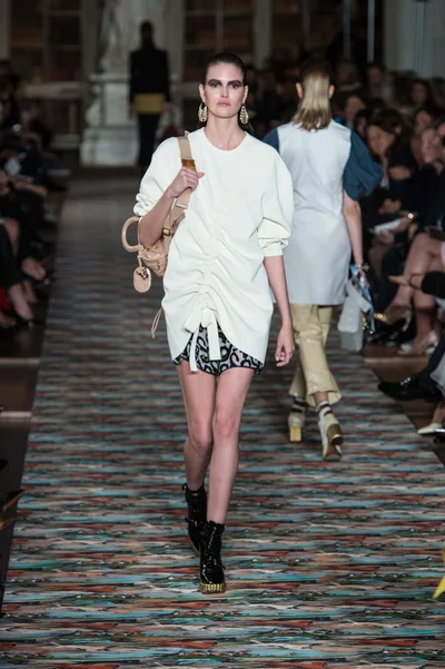 Look 4